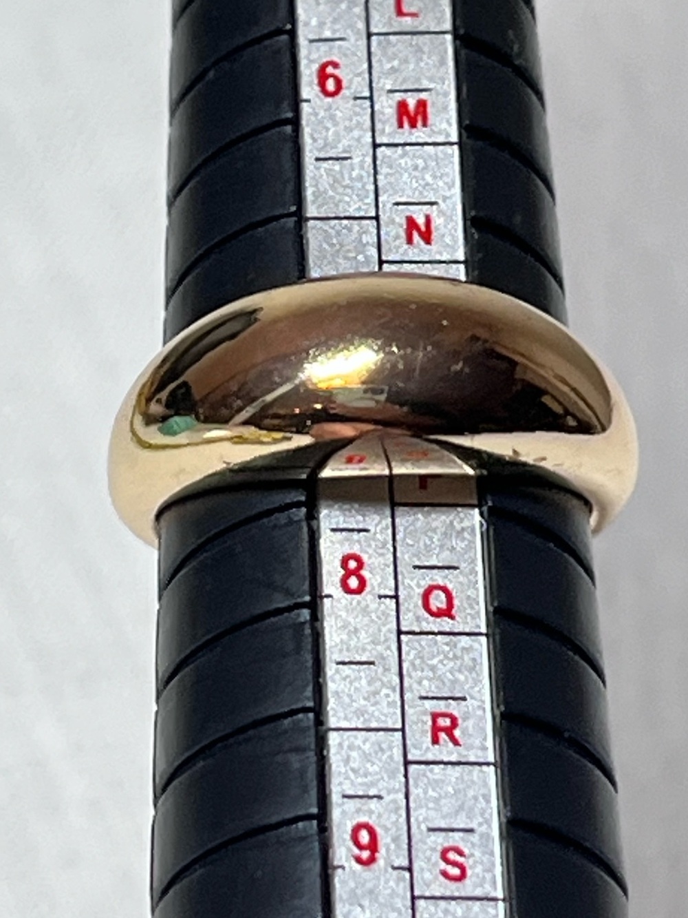 Gold-Tone Dome Ring - Classic Polished Finish
Fashion costume
Sz 7.5